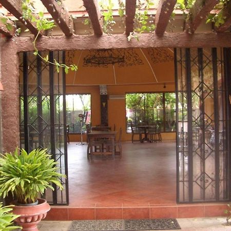 Casa La Granja Hotel Iloilo City Buitenkant foto
