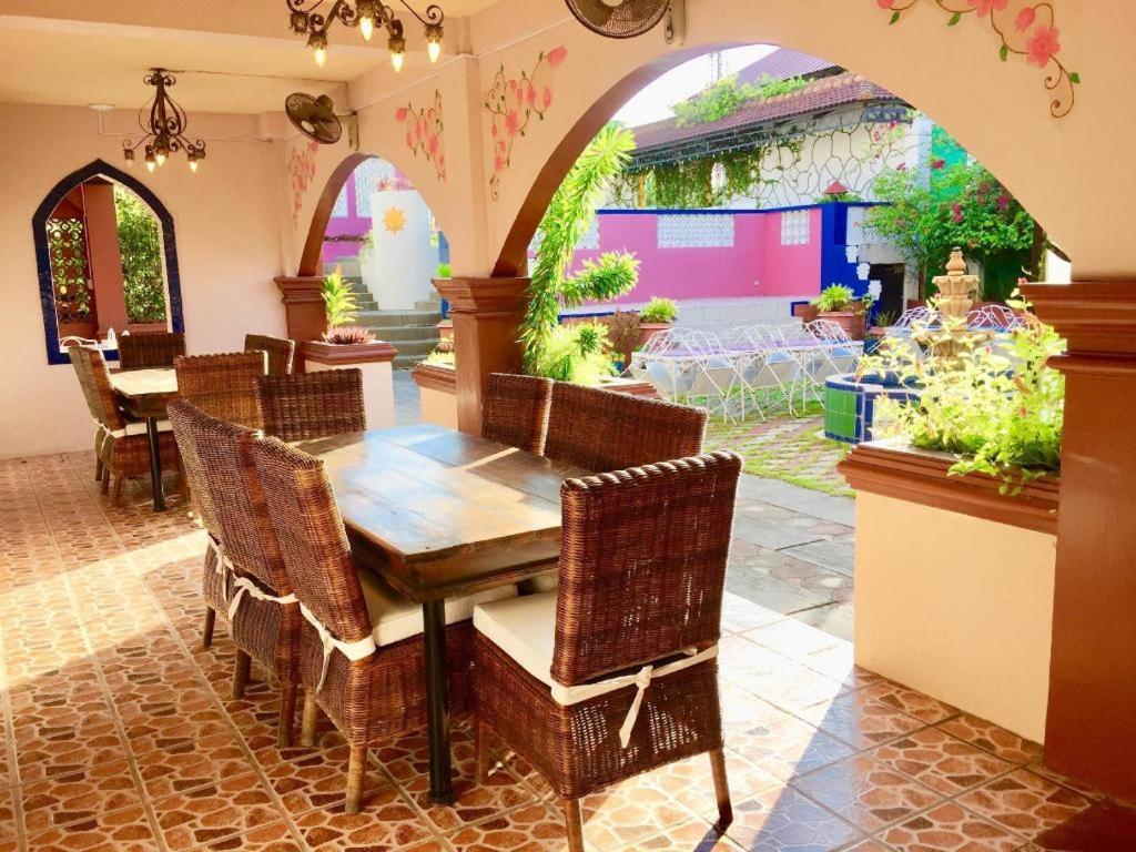 Casa La Granja Hotel Iloilo City Buitenkant foto