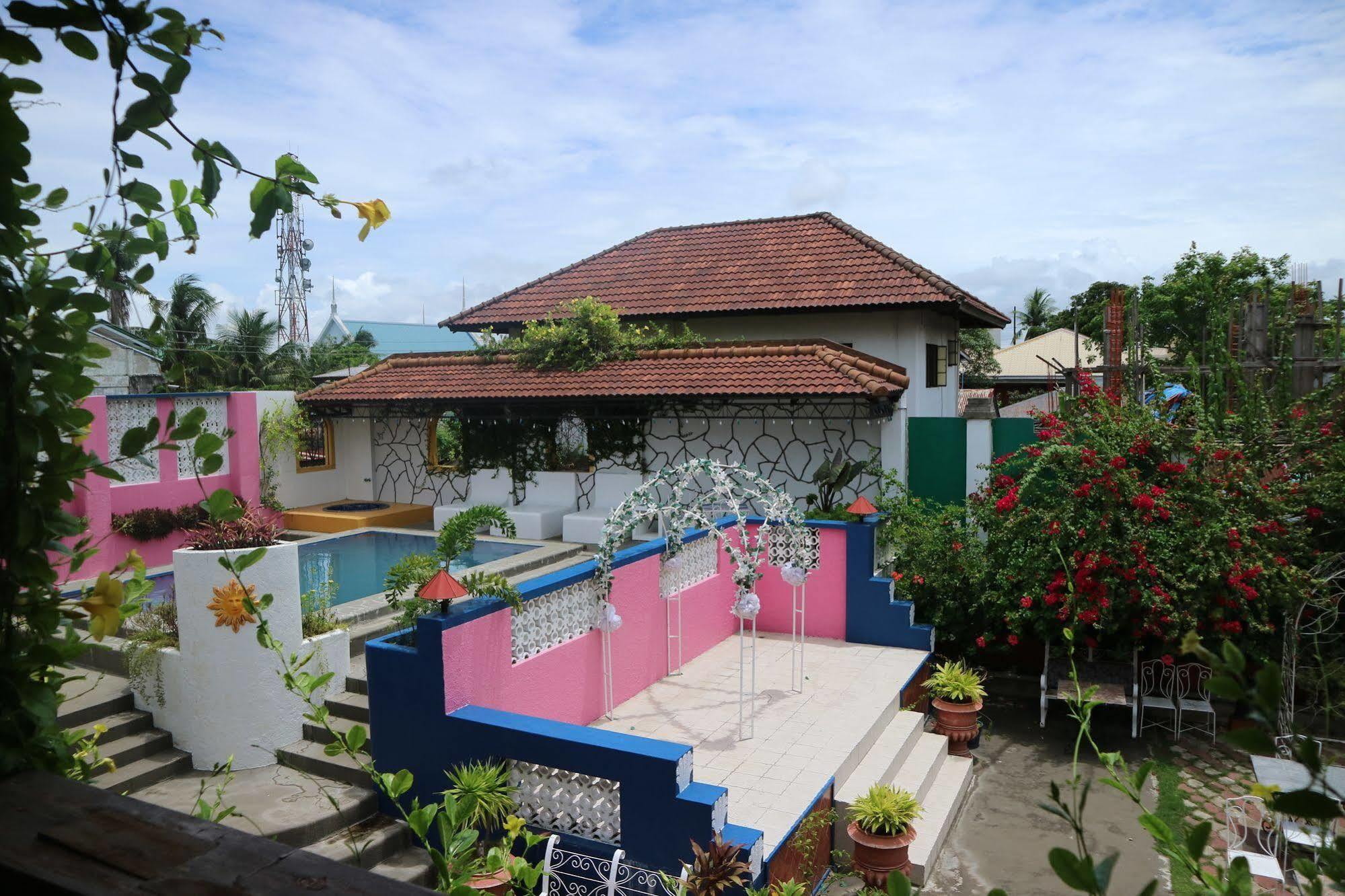 Casa La Granja Hotel Iloilo City Buitenkant foto