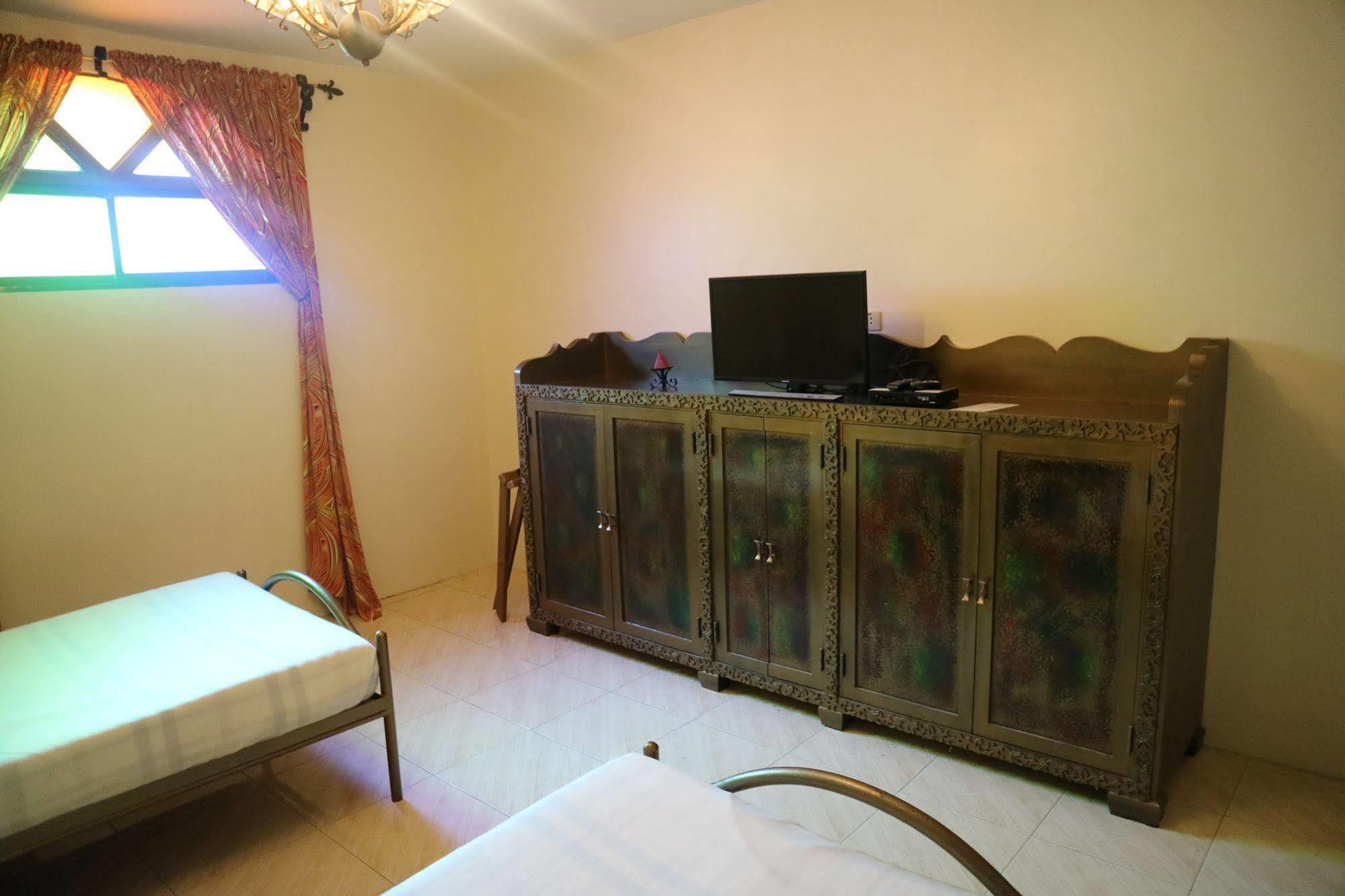 Casa La Granja Hotel Iloilo City Buitenkant foto