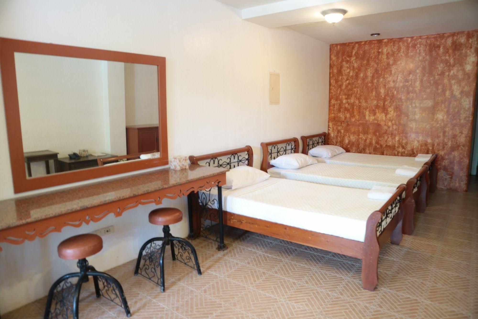 Casa La Granja Hotel Iloilo City Buitenkant foto