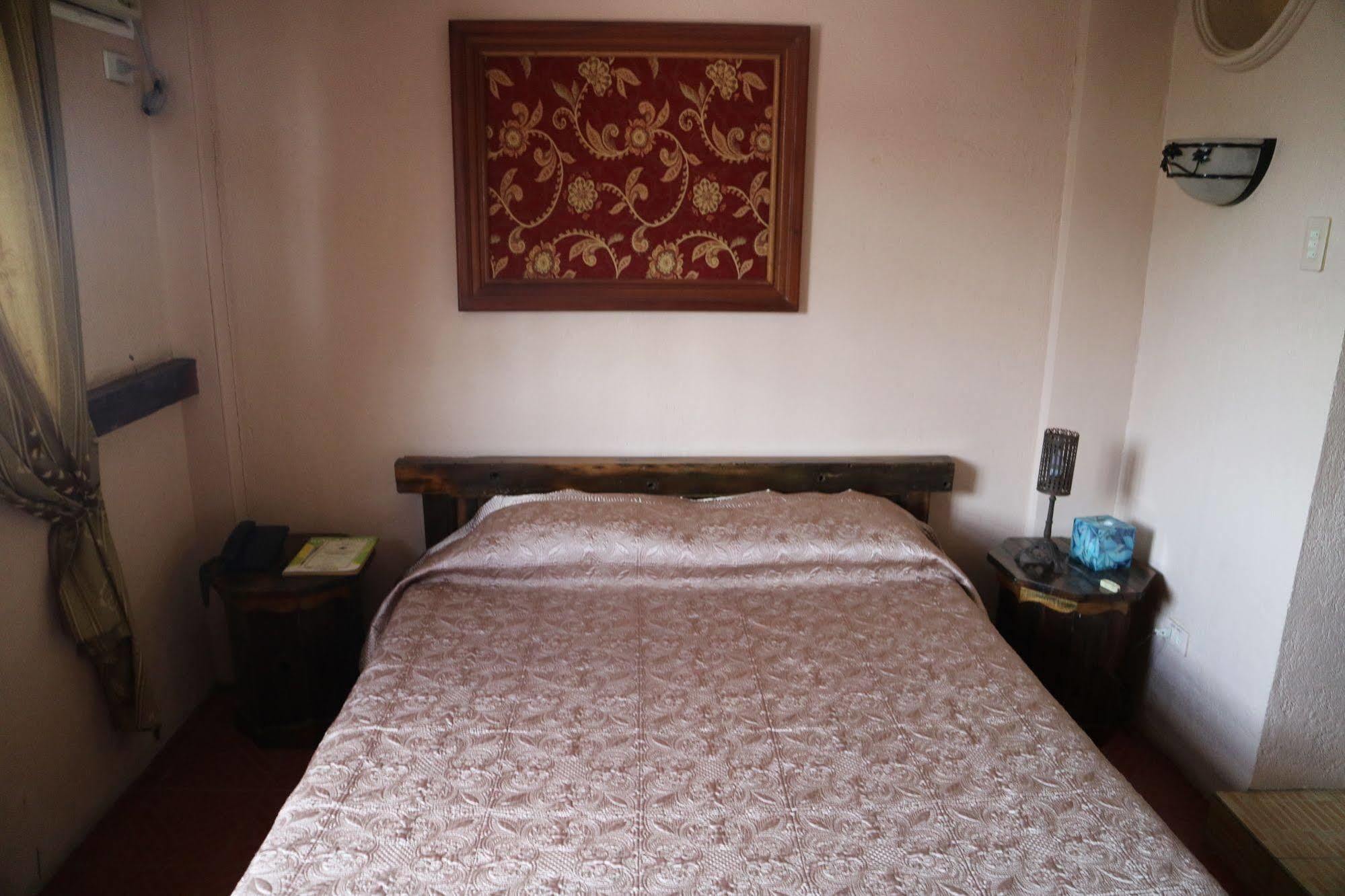 Casa La Granja Hotel Iloilo City Buitenkant foto
