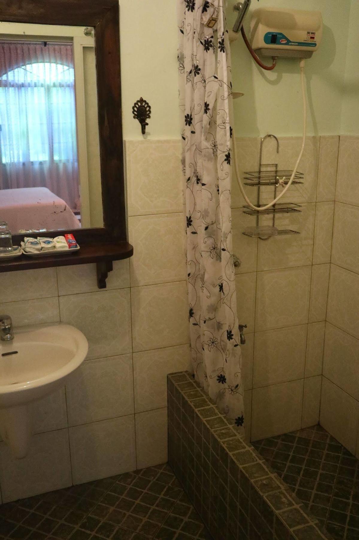 Casa La Granja Hotel Iloilo City Buitenkant foto