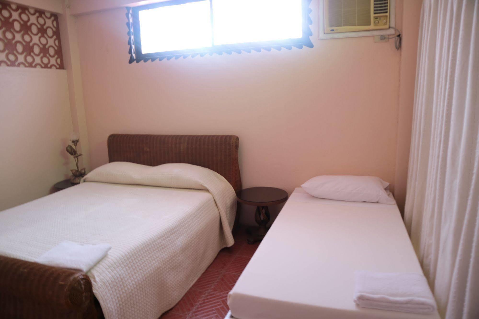 Casa La Granja Hotel Iloilo City Buitenkant foto